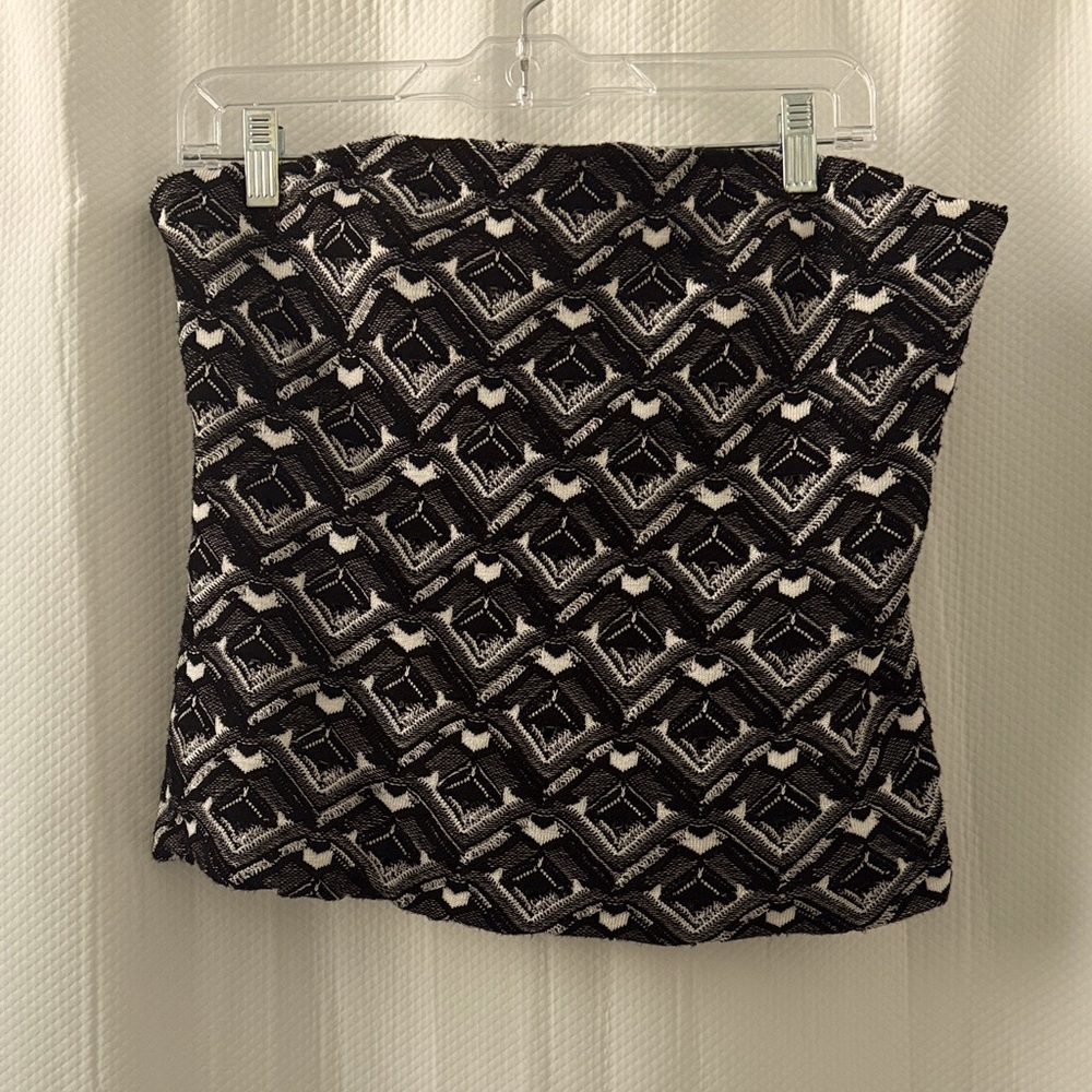 White House Black Market Geometric Black and White Pencil Skirt